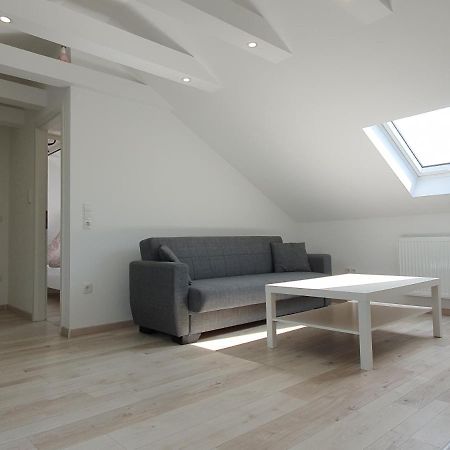 Ruhige Und Moderne 2-Zi. Wohnung Kulsheim Exterior photo