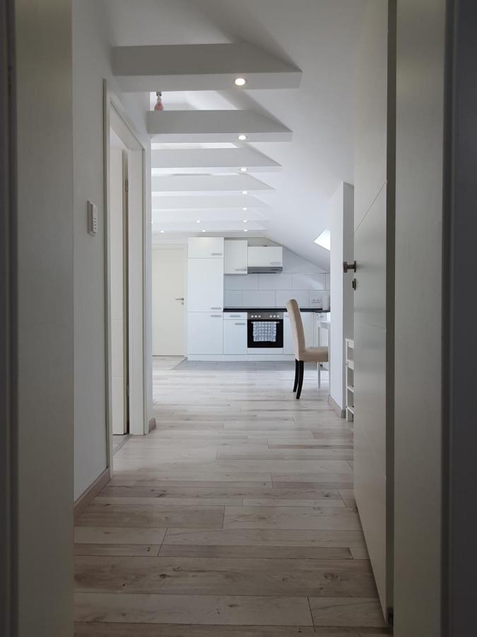 Ruhige Und Moderne 2-Zi. Wohnung Kulsheim Exterior photo