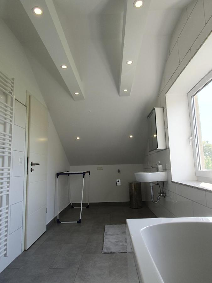 Ruhige Und Moderne 2-Zi. Wohnung Kulsheim Exterior photo